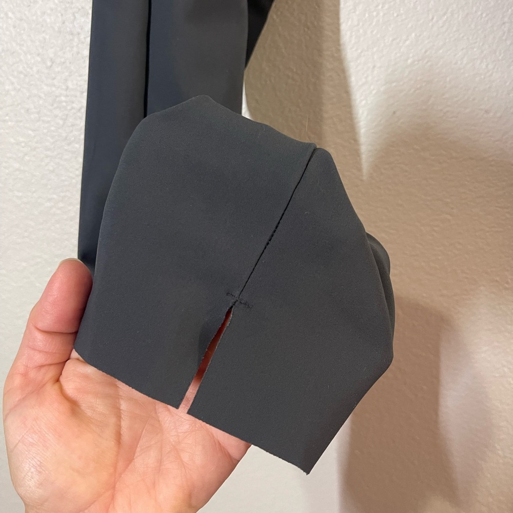 Athleta Leggings Pants Grey Charcoal Zipper Pockets Athletic Workout Women Large - Picture 4 of 5